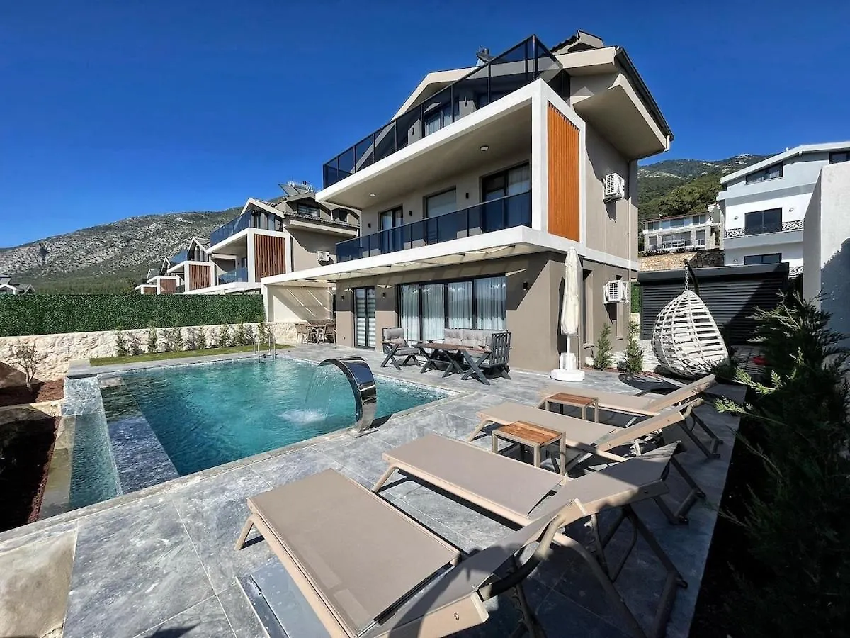 Luxury Villa In Oeluedeniz Fethiye