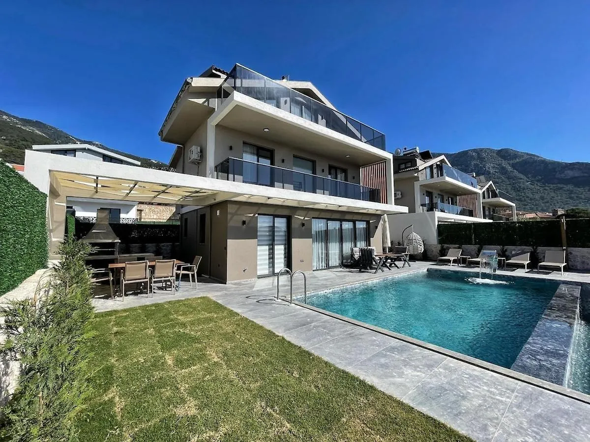 Luxury Villa In Oeluedeniz Fethiye